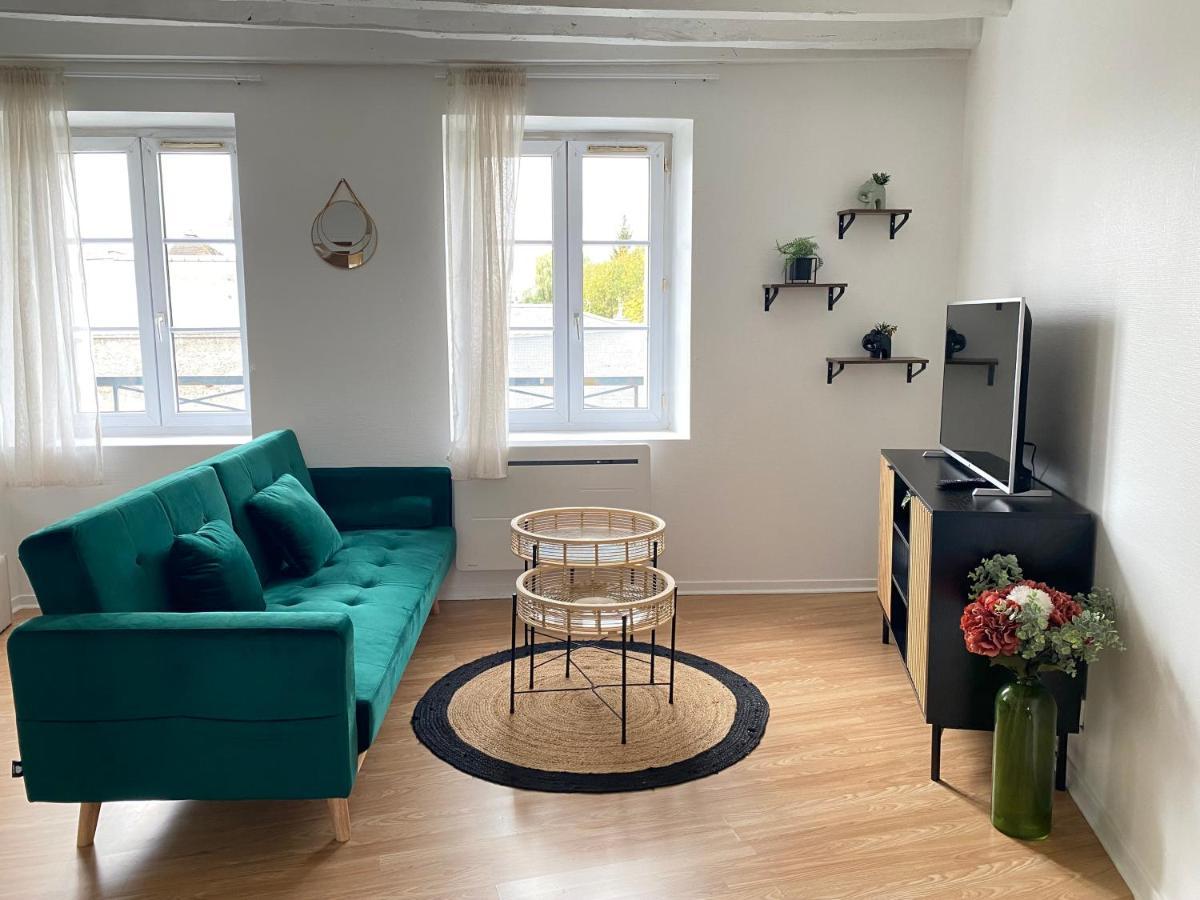 Charmant Studio A Etampes Apartment Bagian luar foto
