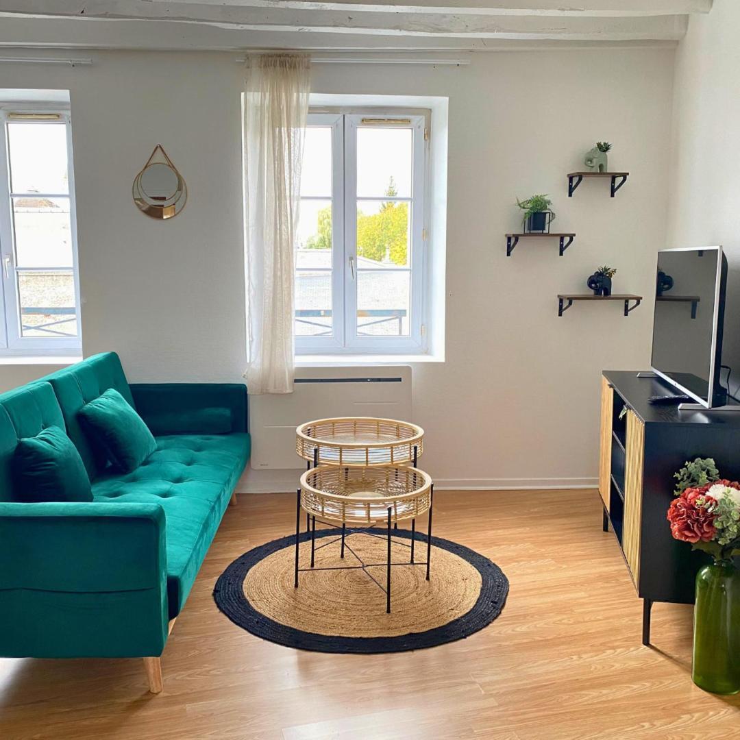 Charmant Studio A Etampes Apartment Bagian luar foto