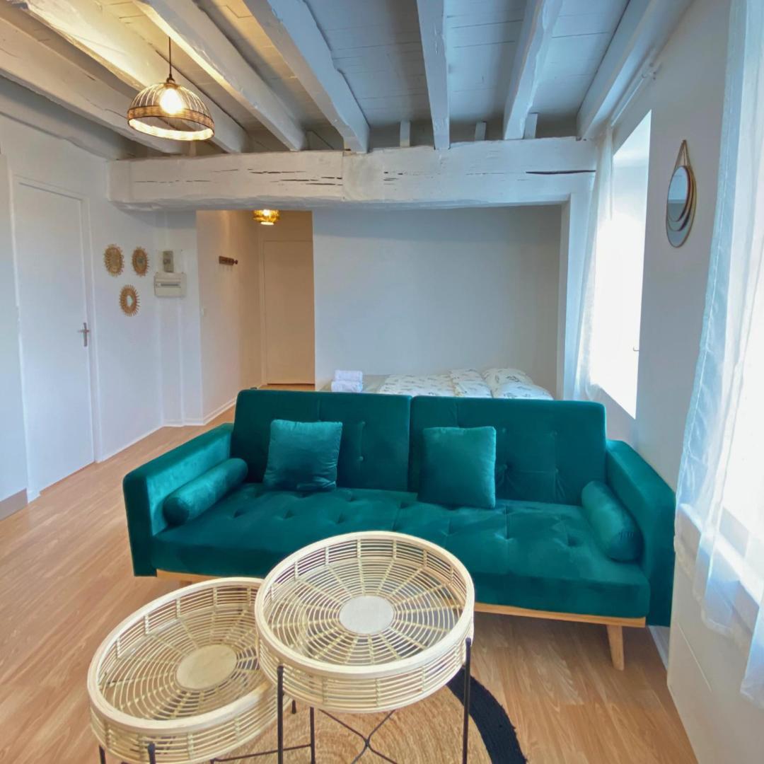 Charmant Studio A Etampes Apartment Bagian luar foto
